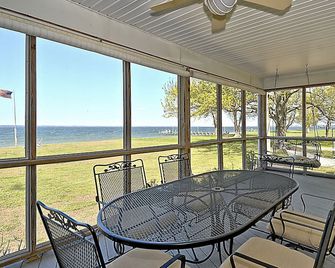1.5 hours from D.C. - No Bay Bridge - Indoor Pool - Private Beach - Sunsets - Piney Point - Balcón
