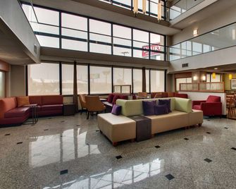 Drury Inn & Suites Bowling Green, KY - Bowling Green - Lobby