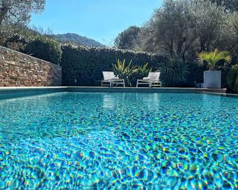 Villa Moderne, Piscine Chauffée, Proche Bandol - Le Castellet - Zwembad