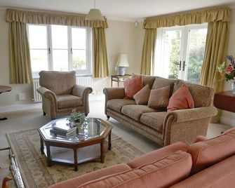 Lakeside Country Cottage - Bewdley - Living room