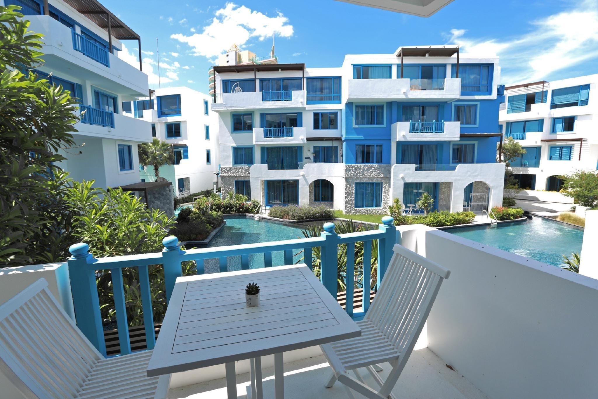 The Crest Santora by Charussi