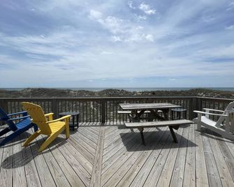 Hatteras Jack Oceanfront Cottage With A Great Ocean View! - Hatteras - Balcony