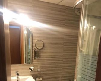 Hotel Bulevard Prestige - Slatina - Baño