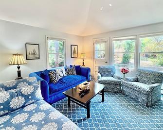 Chic Dunes Beach House steps away from ocean - Amagansett - Sala de estar