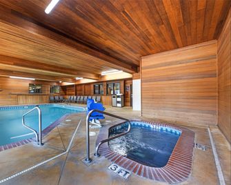 Best Western Cascade Inn & Suites - Troutdale - Pool