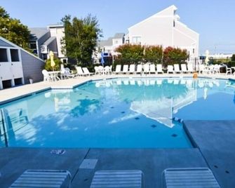 Fenwick Island 2BR 2 BA Condo 1st Floor, Screened Porch, Pool and Tennis - Fenwick Island - Pool