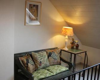 Romantische Ferienwohnung Rheingold 50 qm für 2 bis 4 P - Bacharach - Huiskamer