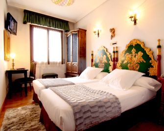 Hotel Merindad de Olite - Olite - Chambre