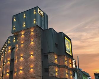 Yongin Everland Station G7 - Yongin - Building