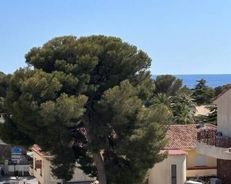 35m2 Sea View with Terrace beach by walk - Saint-Raphaël - Buiten zicht