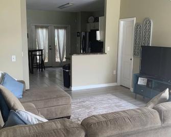Cozy, Stylish Garden Home - Dothan - Sala de estar