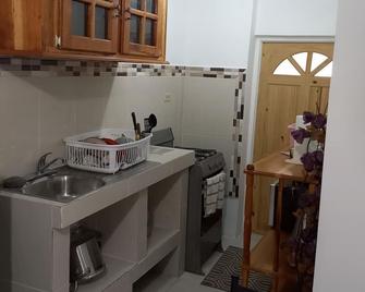 Cook Your Own Food Accomodations. - Bahía Montego - Cocina