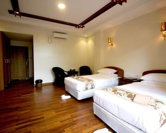 Famous Hotel Bagan - Bagan - Bedroom