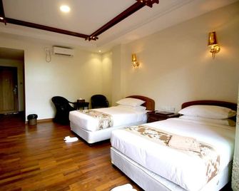 Famous Hotel Bagan - Bagan - Bedroom
