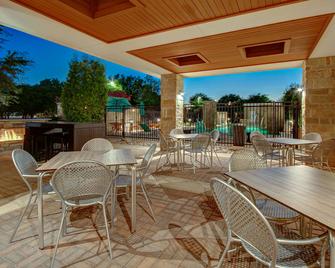 Home2 Suites By Hilton Dallas-Frisco - Frisco - Innenhof