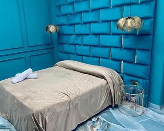 Al Binario DI Napoli - Neapel - Schlafzimmer