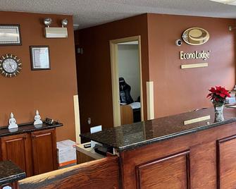 Red Carpet Inn Quantico - Dumfries - Front desk