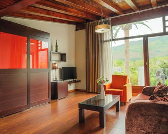 Indiana Boutique Hotel - Llanes - Living room