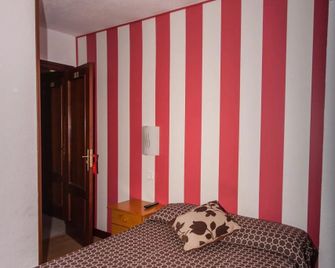 Hostal Verdemar - คีคอน - ห้องนอน