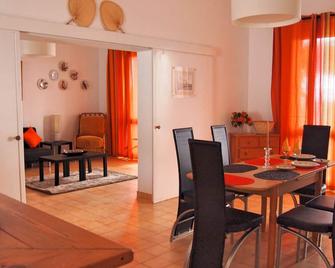 OurMadeira - Villa Mary, informal, close to the beach - Porto Santo - Matsal