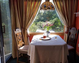 Innisfree Bed & Breakfast By-The-Lake - Cashiers - Dining room