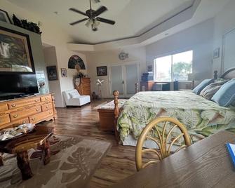 Super Spacious! Privacy Entrance. Comfortable And Cozy. Quiet And Peaceful! - Waikoloa Village - Bedroom