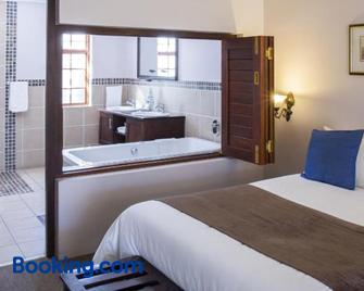 Queen Manor Boutique Guest House - Graaff Reinet - Bedroom