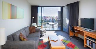 East Perth Suites Hotel - Perth - Sala de estar