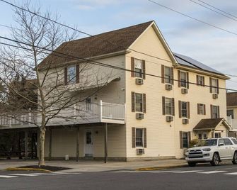 Summer Place Hotel - Rehoboth Beach - Building