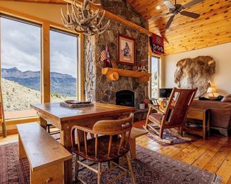 Lazy J Basin- Secluded Retreat with Mountain Views - Cody - Dining room