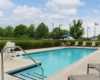 Hampton Inn Farmville - Farmville - Zwembad