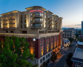 Hampton Inn & Suites Roanoke Downtown - Roanoke - Edificio