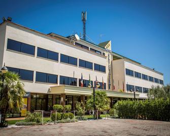 Hotel Cristallo Relais, Sure Hotel Collection By Best Western - Tivoli - Bygning
