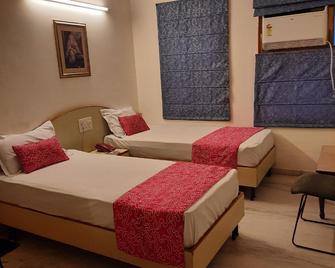Madhuvan Hotel - Dausa - Bedroom