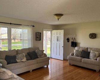 Beautiful Single Family 3 bedroom Home - Jasper - Sala de estar