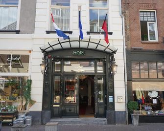 De Bronzen Koets - Nijmegen - Building