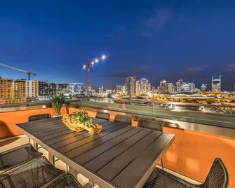 The Gulch Music Row Broadway Nashville Parking - Nashville - Balcón