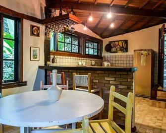 Casa com churrasqueira em Ilhabela Sao Paulo - Ilhabela - Salle à manger