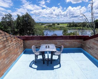 Windsor River View Inn - Windsor - Balcone