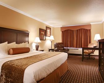Best Western Plus Southpark Inn & Suites - טיילר - חדר שינה