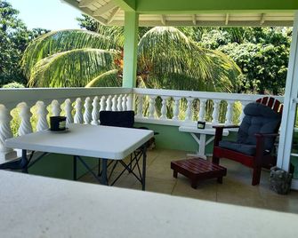 Villa Ora - Calibishie - Balcony