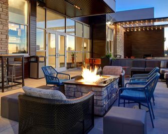 Hilton Garden Inn Cedar Rapids - Cedar Rapids - Patio