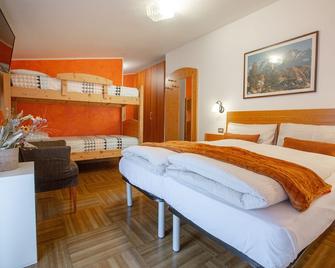 호텔 비안코스피노 - 카스포지오 - 침실