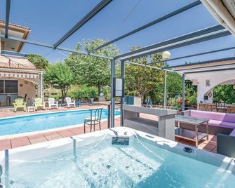 Amazing Home In Tordera - Tordera - Piscine