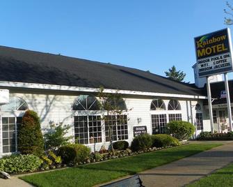 Rainbow Motel - Mackinaw City - Rakennus