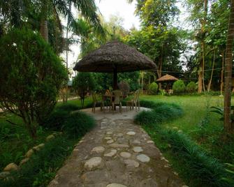 OYO 643 Samarth Bardiya Adventure Resort - Thakurdwara - Patio