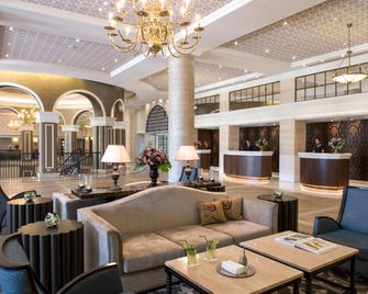 إليزيوم - بافوس - ردهة