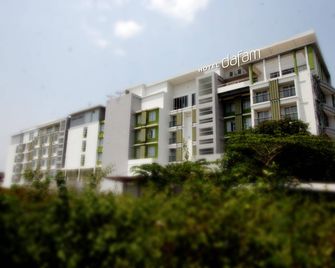 โรงแรมดาฟาม ฟอร์ทูนา เซอตูรัน - ยอร์กยาการ์ตา - อาคาร