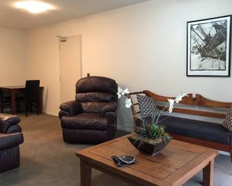 Lake Brunner Longhouse - Moana - Living room