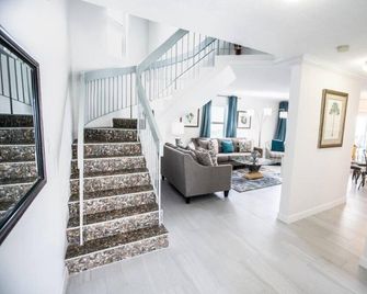 Enjoy Sunsets at Fully Equipped Condo at the Beach - George Town - Stairs